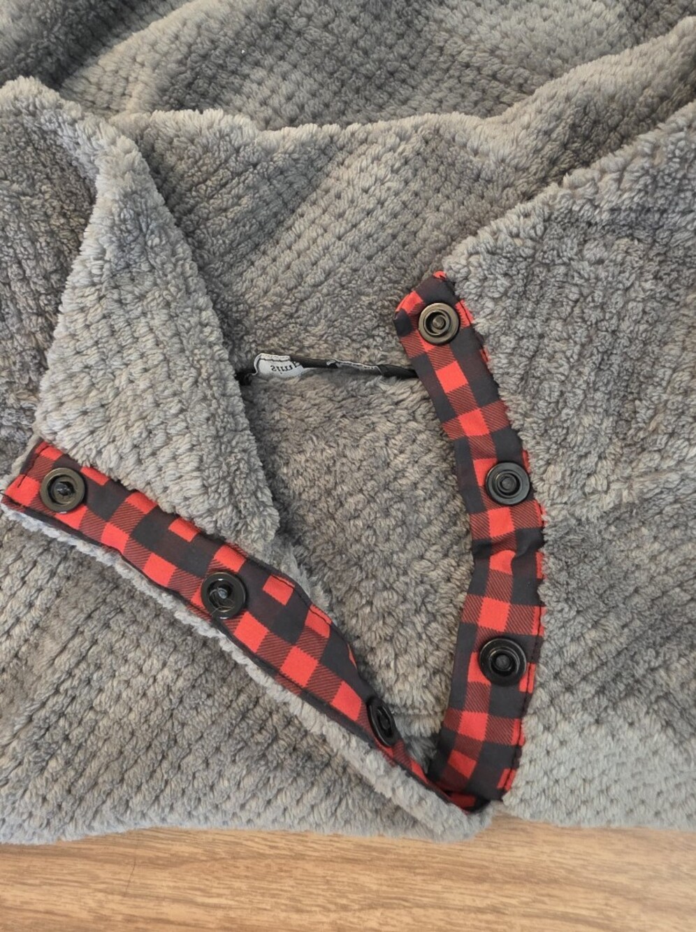 Simply Southern Women’s XXL Gray Sherpa Fleece Buffalo Plaid Snap Pullover - Picture 6 of 14